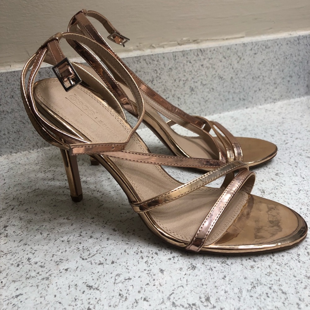 Sandals - Picture 2 of 4